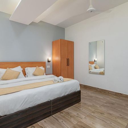 Hotel De Luxe Basai Road Gurgaon Zewnętrze zdjęcie