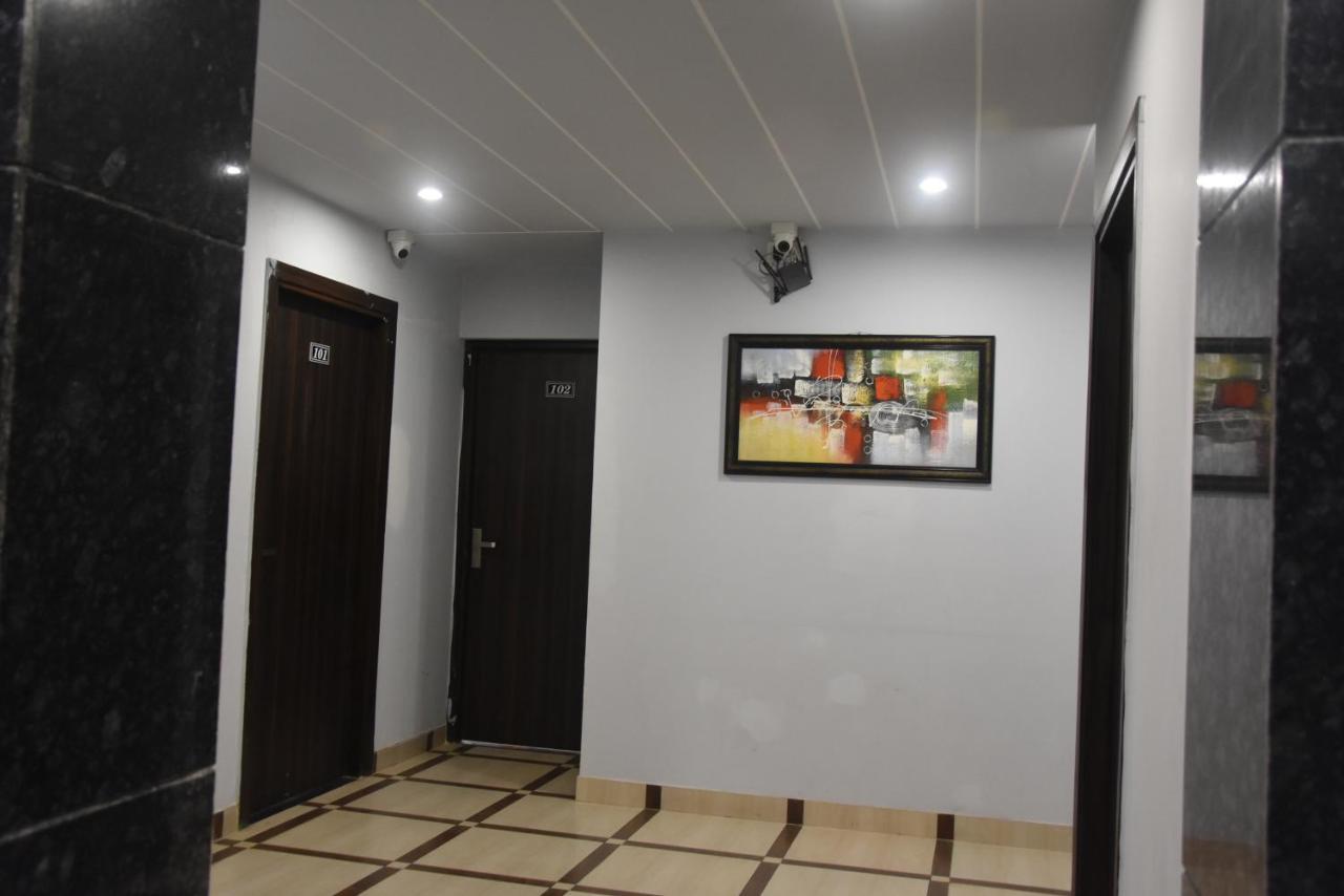 Hotel De Luxe Basai Road Gurgaon Zewnętrze zdjęcie