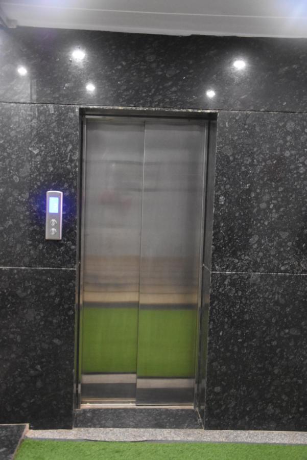 Hotel De Luxe Basai Road Gurgaon Zewnętrze zdjęcie