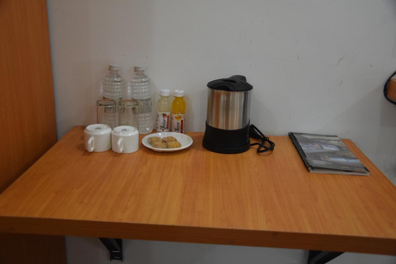 Hotel De Luxe Basai Road Gurgaon Zewnętrze zdjęcie