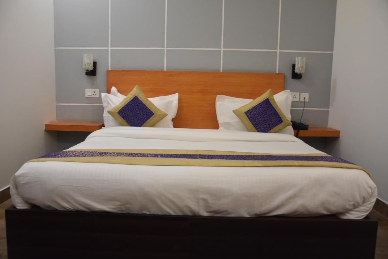 Hotel De Luxe Basai Road Gurgaon Zewnętrze zdjęcie