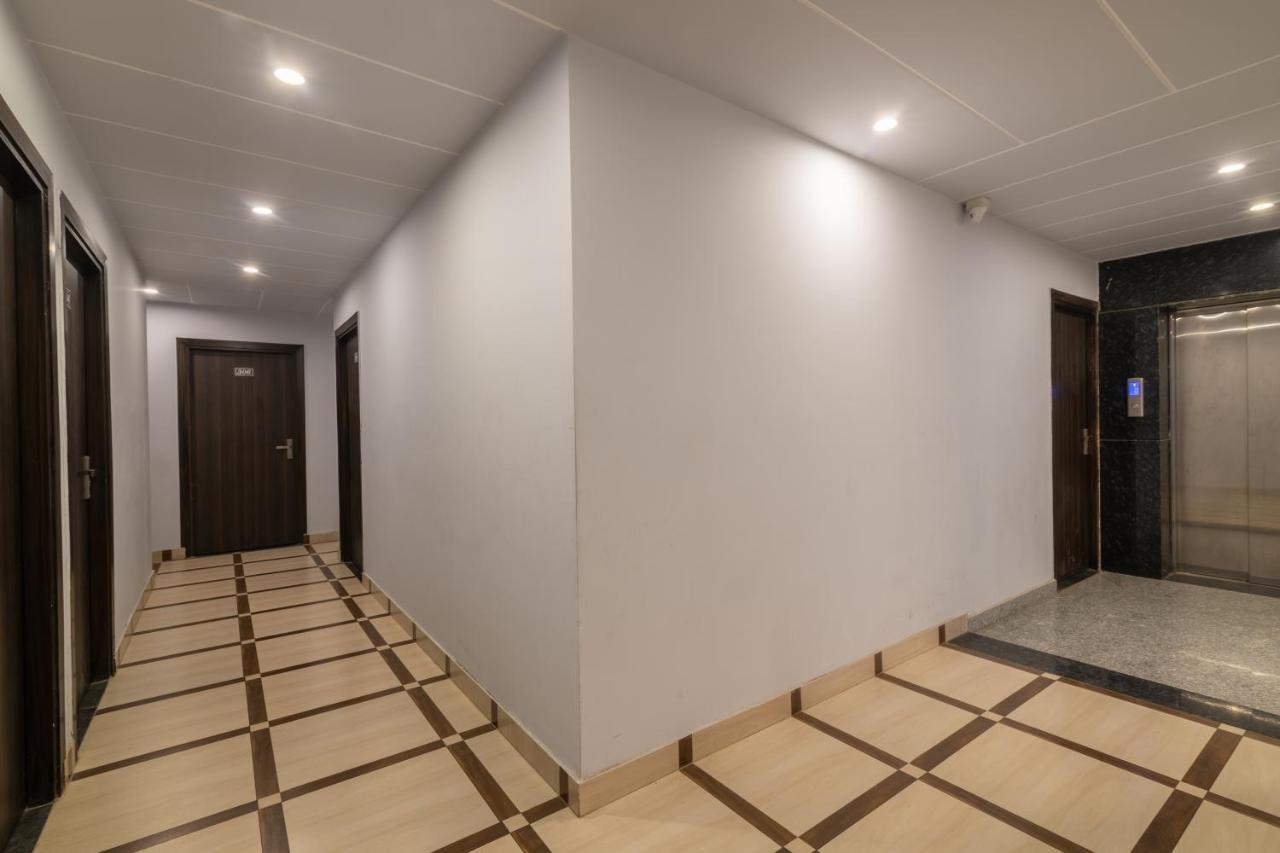 Hotel De Luxe Basai Road Gurgaon Zewnętrze zdjęcie
