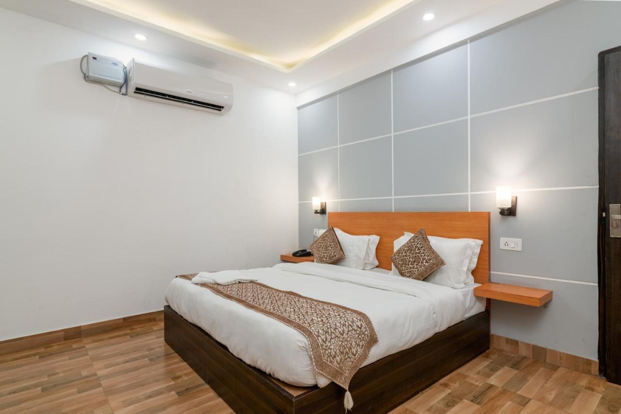 Hotel De Luxe Basai Road Gurgaon Zewnętrze zdjęcie