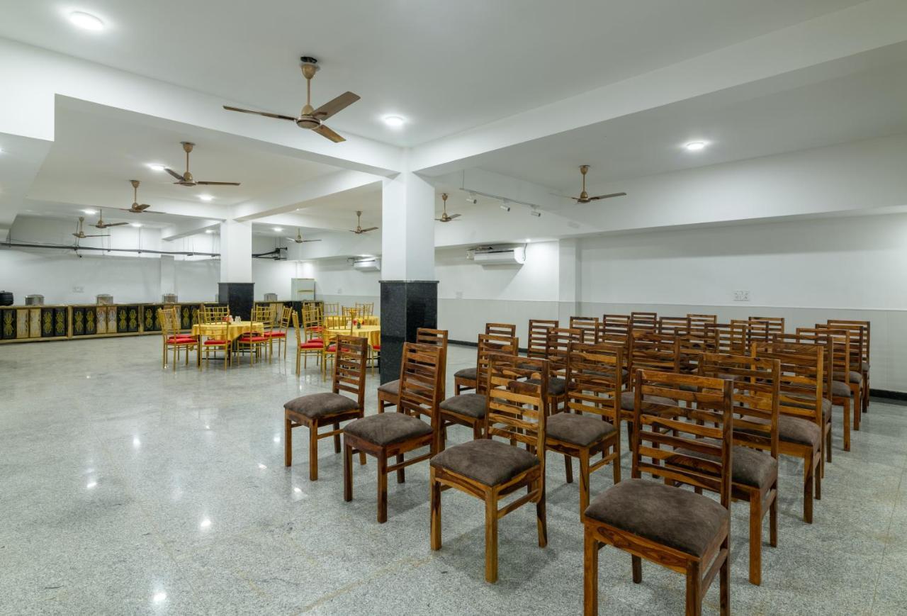 Hotel De Luxe Basai Road Gurgaon Zewnętrze zdjęcie