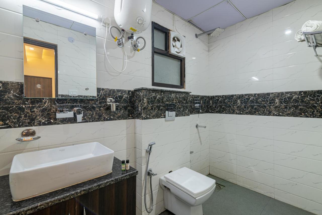 Hotel De Luxe Basai Road Gurgaon Zewnętrze zdjęcie