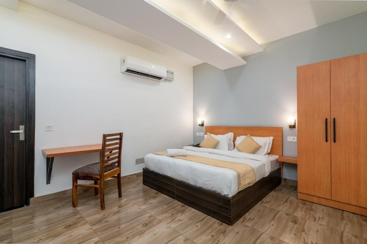 Hotel De Luxe Basai Road Gurgaon Zewnętrze zdjęcie