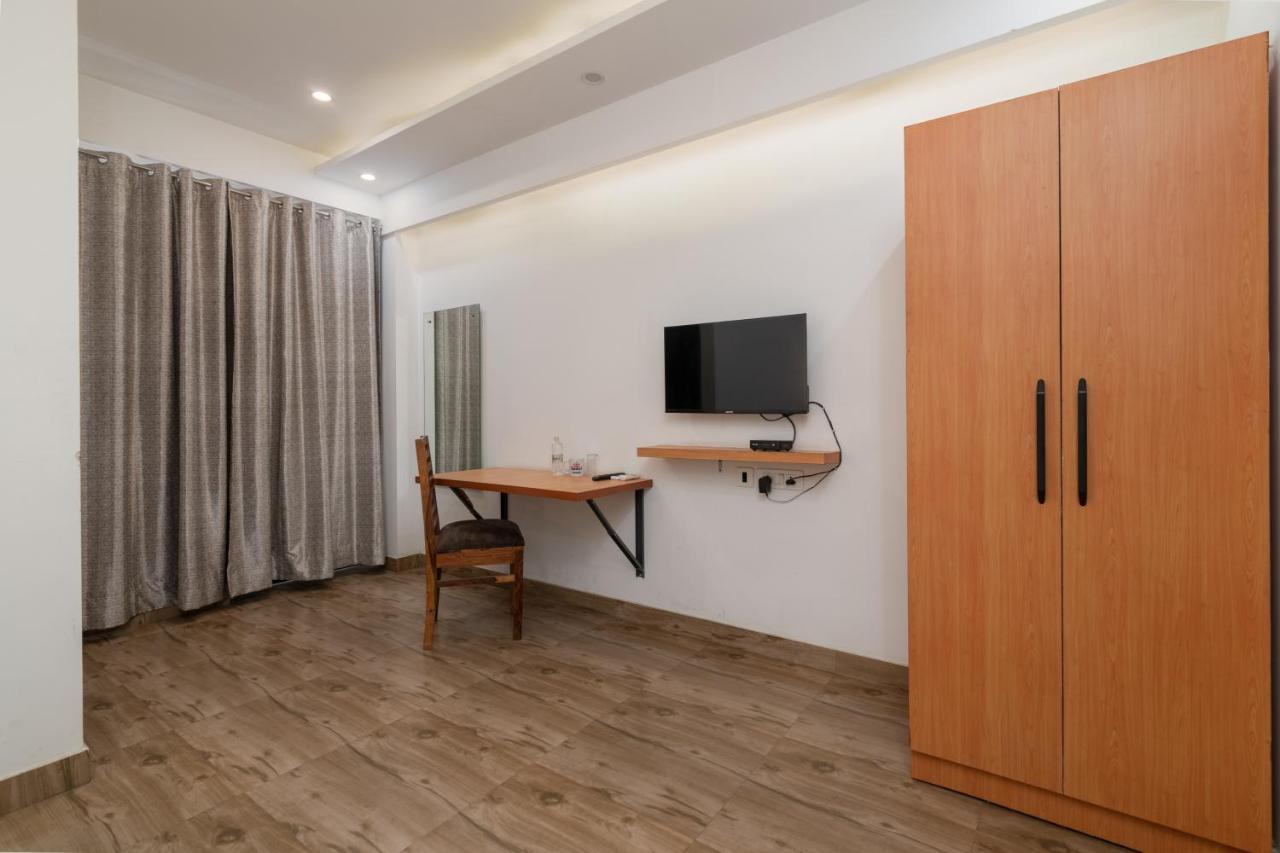 Hotel De Luxe Basai Road Gurgaon Zewnętrze zdjęcie