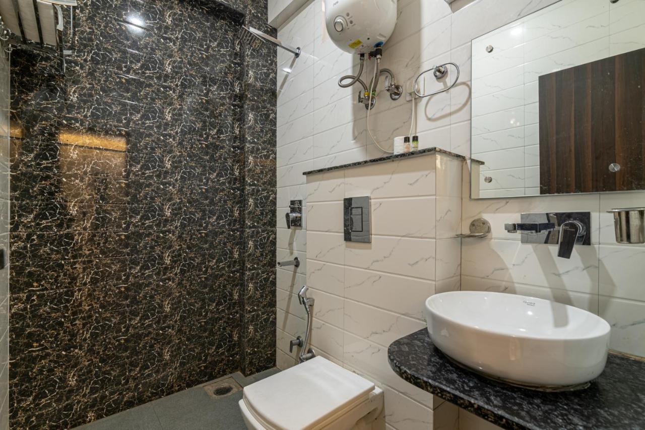 Hotel De Luxe Basai Road Gurgaon Zewnętrze zdjęcie